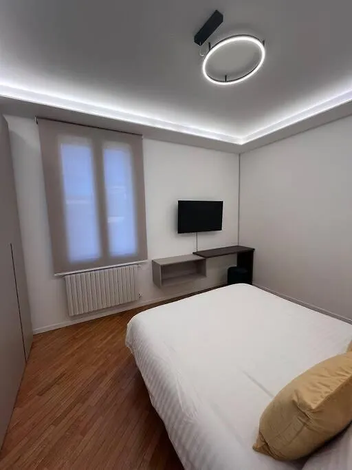 Apartment Aurora Rho Fiera Milão 0*,  Itália